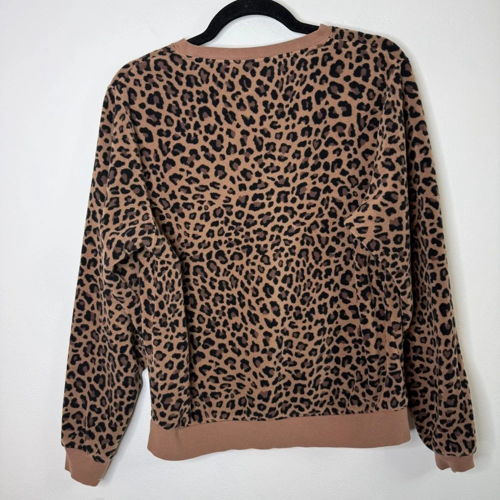 Nike Leopard Print Fleece Crewneck Sweatshirt Brown Black‎ Gold Logo Small Cozy